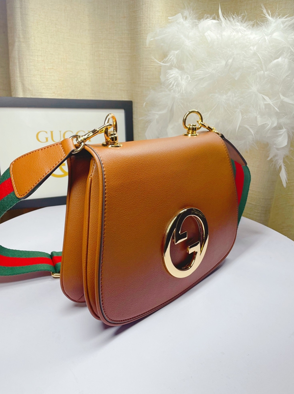 激安グッチバッグコピー背面デザイン